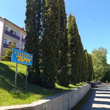 Санаторій Збруч Hotel Szatanyiv Kültér fotó