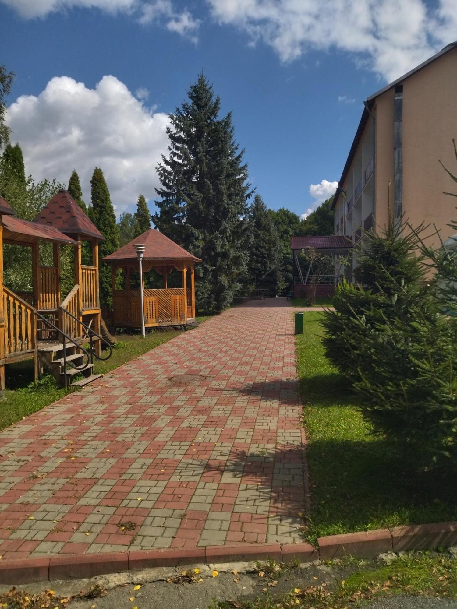 Санаторій Збруч Hotel Szatanyiv Kültér fotó